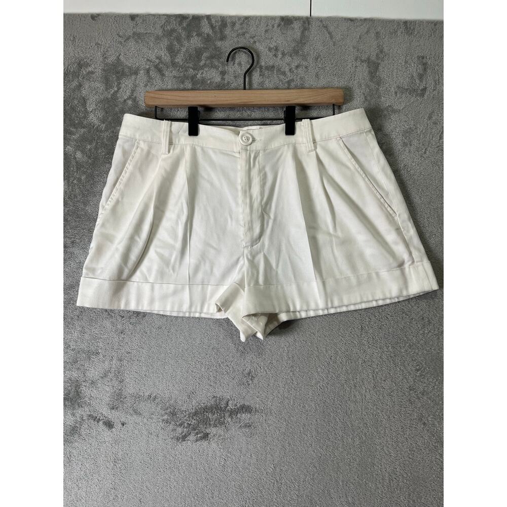 Alice + Olivia Pleated Cuff Shorts Off White High Rise Tailored Size 12 Classic